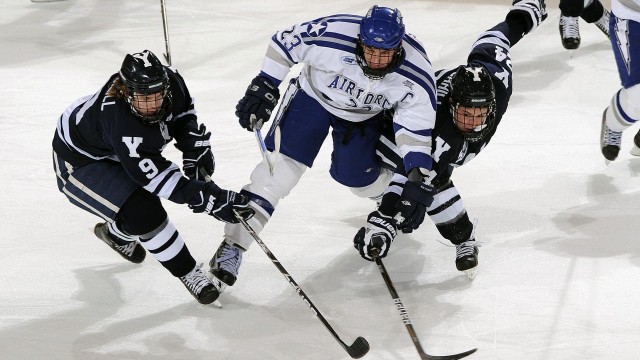 开云-中超转会窗口开启球队布局各显神通，中超球员转会