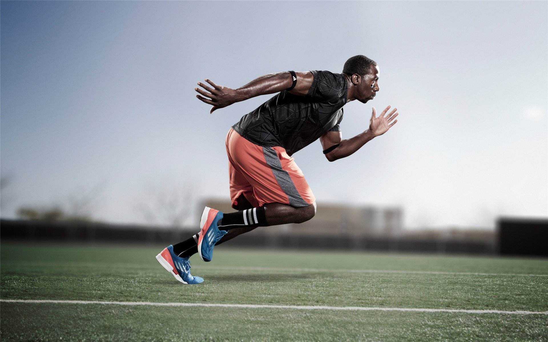 雷迪克：对手小阵容无限换防时，我们必须能够单点突破对手，雷迪克吧